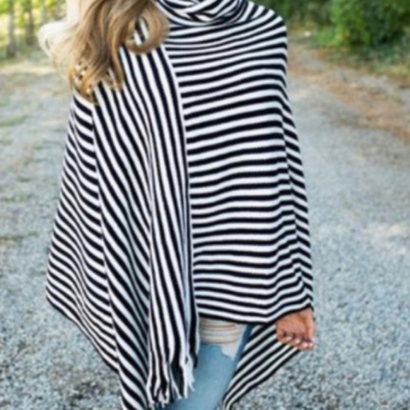 Sweaters - Blk/Ivory Super Soft Flattering Poncho-OS-NWOT